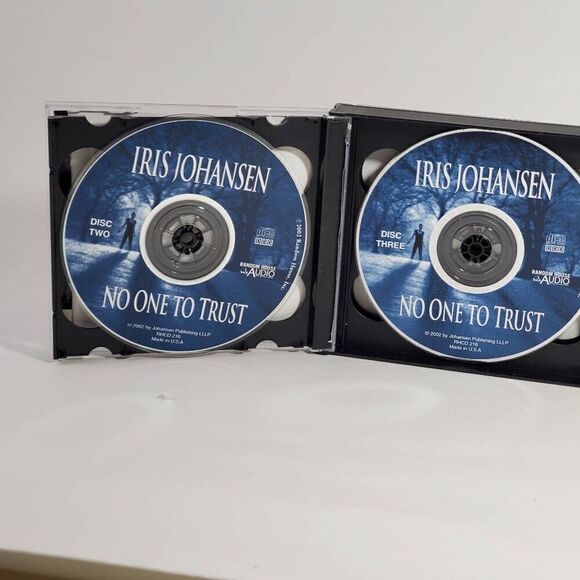NO ONE TO TRUST BY IRIS JOHANSEN READ BY KATE BURTON [CD, Audio Book] - Picture 3 of 6